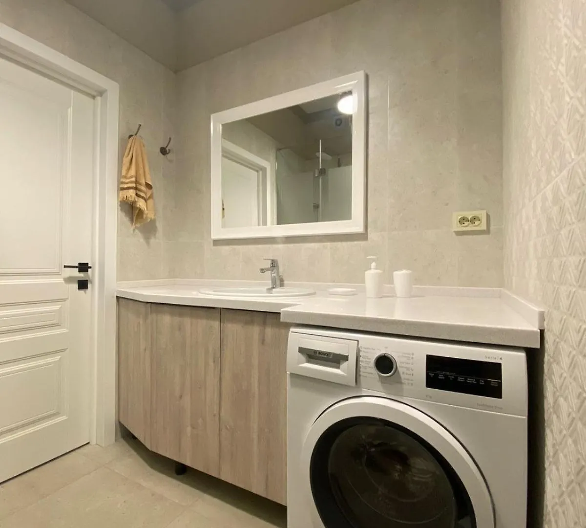 Comfort City 2 Room Apartment With Mountains View Almaty 0*,
